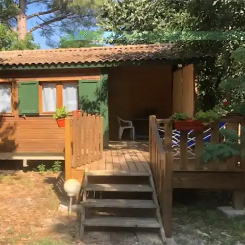 petit chalet en bois camping Pyrénées Orientales